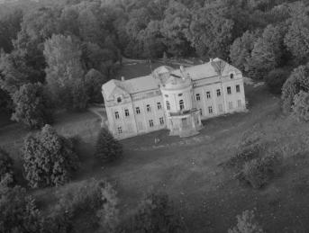 pałac XVIII wieku widok ogólny pałacu od strony zachodniej, skan 1