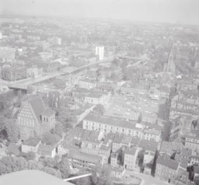 rynek. Widok ogólny rynku od strony zachodniej, skan 1