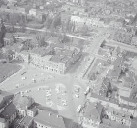 rynek. Zabudowa rynku - widok ogólny od strony południowej -wschodniej, skan 1