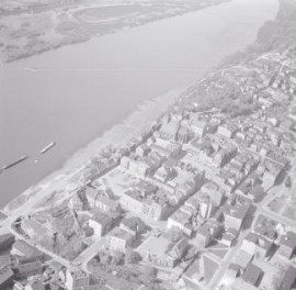 Stare Miasto. Widok układu Starego Miasta od strony południowej, skan 1