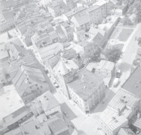 zabudowa centrum miasta. Zabudowa ul. Okrzei z Basztą Kłodzką od strony północnej - wschodniej, skan 1