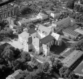 klasztor Bernardynówieku,widok ogólny od strony północno - wschodniej, skan 1