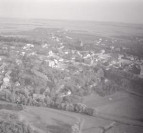 zespól urbanistyczny.  Fragment zabudowy centrum miasta z zamkiem królewskim, skan 1