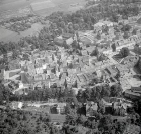 układ urbanistyczny. Widok ogólny północnej - wschodniej części układu urbanistycznego od strony północnej - zachodniej, skan 1