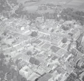 układ urbanistyczny. Widok ogólny układu urbanistycznego od strony zachodniej, skan 1