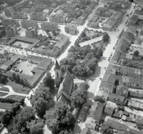 zespól  urbanistyczny. Widok ogólny rynku i bloków przyrynkowych od strony południowej - wschodniej, skan 1