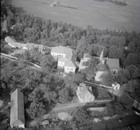 zespól klasztorny XV wieku Widok ogólny zespołu klasztornego  od strony południowej , skan 1