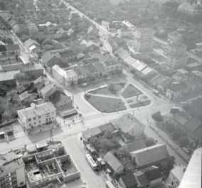 rynek. Widok ogólny rynku od strony południowej - wschodniej, skan 1