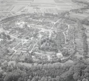 układ urbanistyczny. Widok ogólny układu urbanistycznego miasta od strony zachodniej, skan 1