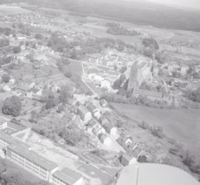 zabudowa centrum miasta. Widok ogólny od strony południowej - zachodniej , skan 1