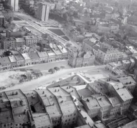 rynek. Widok ogólny rynku od strony południowej - zachodniej, skan 1