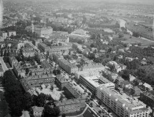 zespół urbanistyczny. Widok ogólny od strony północnej - zachodniej, skan 1