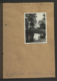 wiodk na fragment zamku i widoczny w dalszym tle ratusz od północy, skan 1