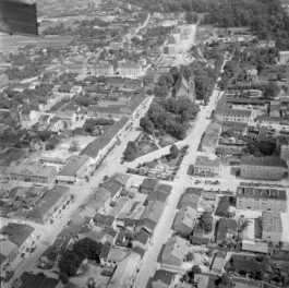 widok ogólny układu urbanistycznego miasta od strony płd- zach, skan 1