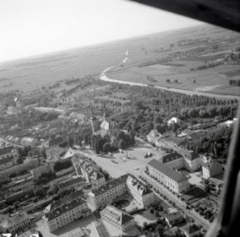 Zabudowa rynku od stony pn -wsch., skan 1