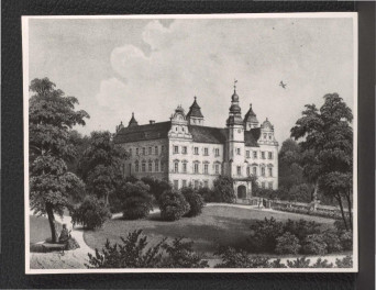 2 fotografie czarno-białe reprodukcji ryciny przedstawiającej miejscowy zamek oraz fragment miejscowego parku                                                                                , skan 1