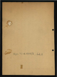 fotografia czarno-biała przedstawiająca fragment zabudowań w ramach miejscowego zespołu pałacowego                                                , skan 2