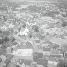 fragment miasta z kościołem od strony wsch., skan 1