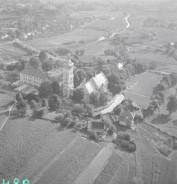 widok ogólny zespołu klasztoru Benedyktynów, skan 1