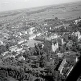 widok ogólny rynku od strony poł - zach., skan 1