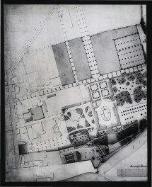 2 fotografie czarno-białe przedstawiające plan miejscowego ogrodu z 1842 r. z reprodukcji w zbiorach Pracowni Fotomikrofilmowej Archiwum Dokumentacji Mechanicznej, skan 3