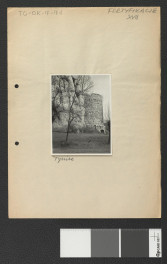 wieża obronna w ramach obwarowań miejscowego klasztoru , skan 1