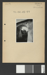 widok na klasztor od strony fragmentu murów  , skan 2