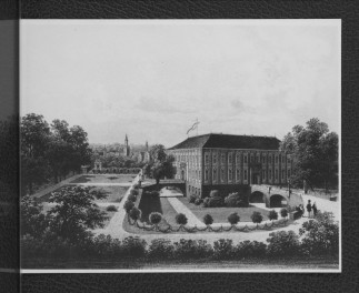 2 fotografie czarno-białe reprodukcji ryciny zamieszcznej w Duncker A., Die Landlichen Wohnsitze, Schlosser und Residenzen …, t. IV, Berlin 1861, a ukazującej widok na miejscowy pałac    , skan 1