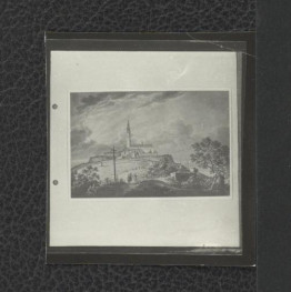 wglądówka fotografii reprodukcji ryciny autorstwa Zygmunta Vogla przedstawiającej widok kościoła i klasztoru na Jasnej Górze, skan 1