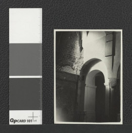 fragment wnętrza kościoła klasztornego                    , skan 1