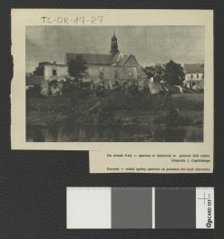 wycinek z publikacji tematycznej, prawdopodobnie z czasopisma „Ziemia” zawierający dwubarwną reprodukcję fotografii autorstwa Lecha Starowicza przedstawiającej widok miejscowego opactwa widocznego od południa, skan 1