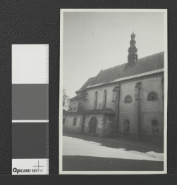 fragment bryły miejscowego kościoła klasztornego widocznej od północnego-zachodu , skan 1