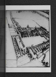 fotografia czarno-biała reprodukcji ryciny zamieszczonej w Wernher F.B., Topografia Śląska, 1744-1768 ukazującej widok z lotu ptaka na miejscową posesje                         , skan 1