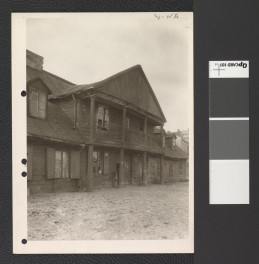 drewniane zabudowania w okolicach Starego Miasta (fotografia dwubarwna wykonana prawdopodobnie przed rokiem 1939), skan 1