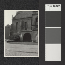 fragment elewacji bocznej kościoła klasztornego franciszkanów, skan 1