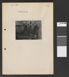 wirydarz klasztoru Tynieckiego, skan 1