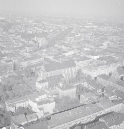 widok ogólny zabudowy w rejonie klasztoru Augustianów, skan 1