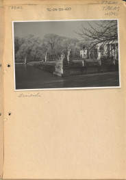 ilustracja związana z hasłem - taras - Łazienki Królewskie w Warszawie, skan 1