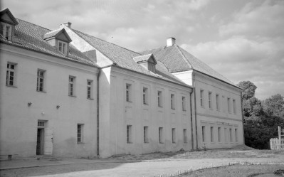 Pałac Chodkiewiczów - skrzydło pałacowe, elewacja. , skan 1