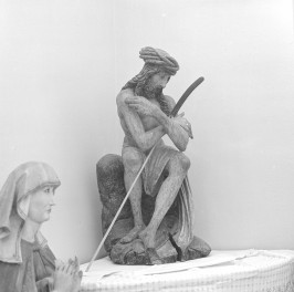 klasztor ss. Mniszek Benedyktynek - zbiory - rzeźba Chrystusa Frasobliwego z 1510 r., skan 1