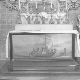 kościół pw. Wniebowzięcia Najświętszej Maryi Panny - wnętrze - prezbiterium - ołtarz główny - antependium /scena z przewiezieniem obrazu cudownego do święcenia/, skan 1