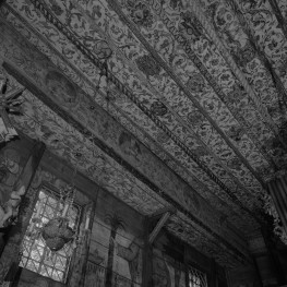 kościół pw. św. Michała Archanioła - wnetrze - nawa główna - strop i fragment południowej ściany - fragment polichromii, skan 1