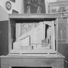 Klasztor ss. Klarysek - wnętrze, pozytywka od środka, z pierwszej połowy XVII wieku, skan 1