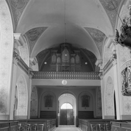 kościół pw. św. Katarzyny Aleksandryjskiej - wnętrze - nawa główna - chór - organy, skan 1