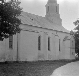 kościół parafialny pw. św. Jana Ewangelisty - elewacja boczna, skan 1