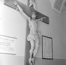 kościół klasztorny pw. św. Jana z Dukli - wnętrze: krucyfiks, skan 1