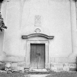 dzwonnica przy kościele pw. Wniebowzięcia Najświętszej Marii Panny i św. Wojciecha - portal, elewacja południowa, frontowa, skan 1
