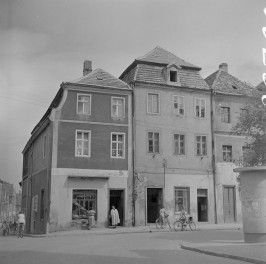 kamienica - elewacja frontowa, skan 1