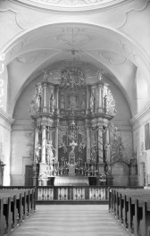 kościół św. Krzyża - wnętrze: ołtarz główny, skan 1
