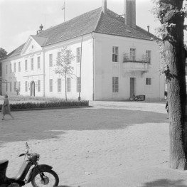 ratusz - elewacja południowo-wschodnia, skan 1